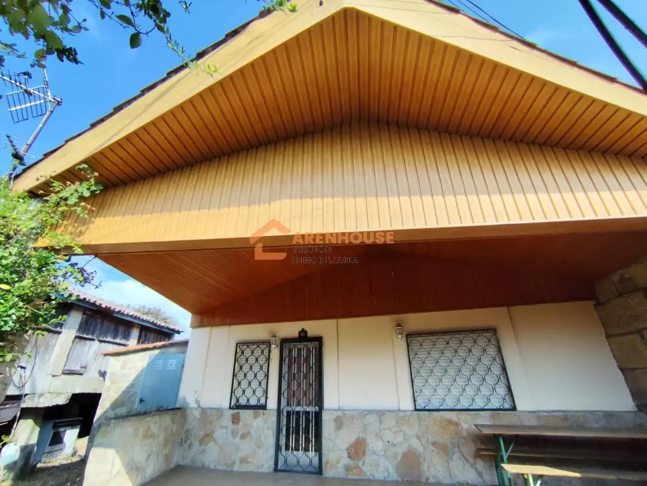 Vista exterior de Casa o chalet en venta en Ourense Capital  con Calefacción, Jardín privado y Trastero