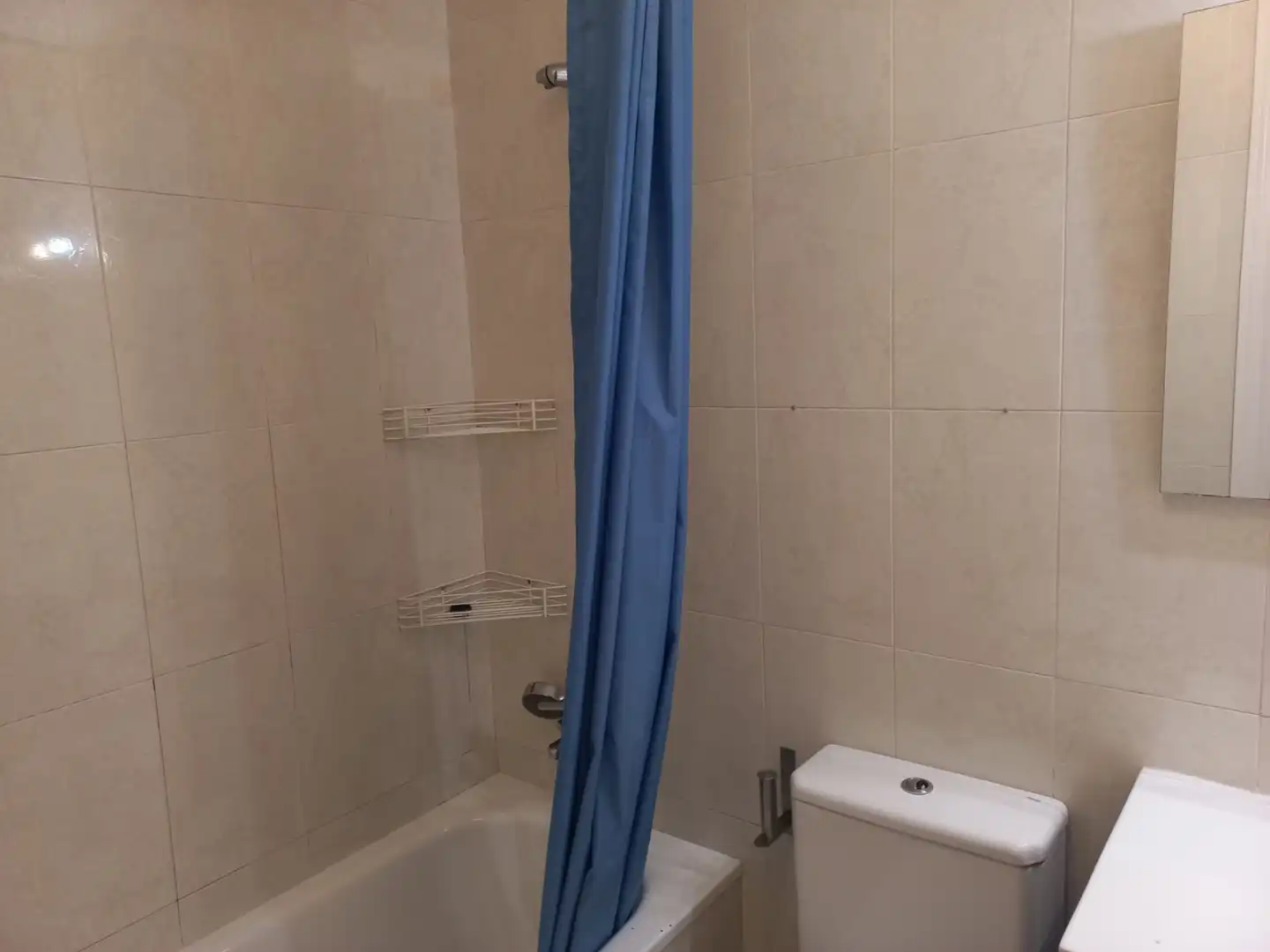 Badezimmer von Wohnung zur Miete in Santiago de Compostela  mit Heizung, Terrasse und Möbliert
