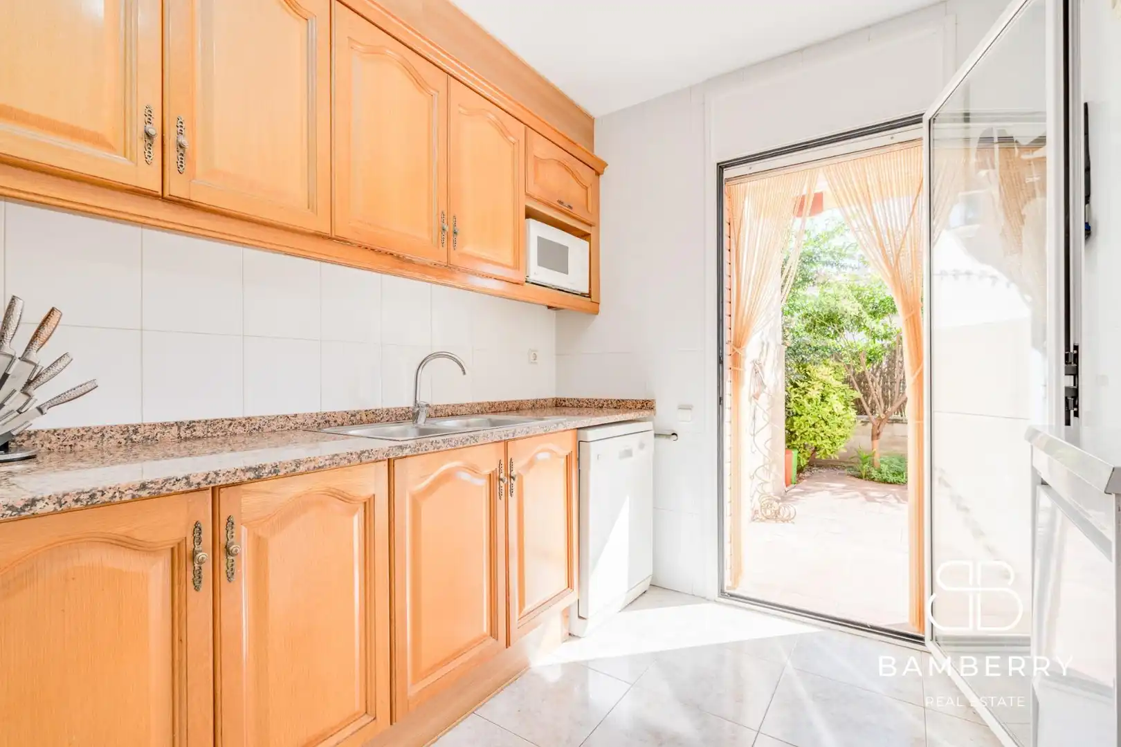 Cocina de Apartamento en venta en Sant Pol de Mar con Calefacción, Trastero y Piscina comunitaria