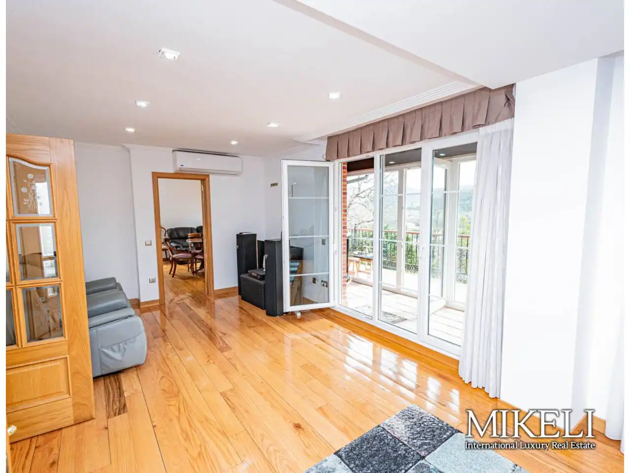 Sala de estar de Casa o chalet en venta en Piélagos con Aire acondicionado, Calefacción y Jardín privado