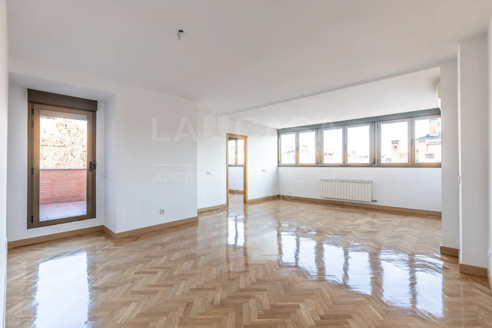 Sala d'estar de Àtic en venda en Madrid amb Calefacció i Terrassa