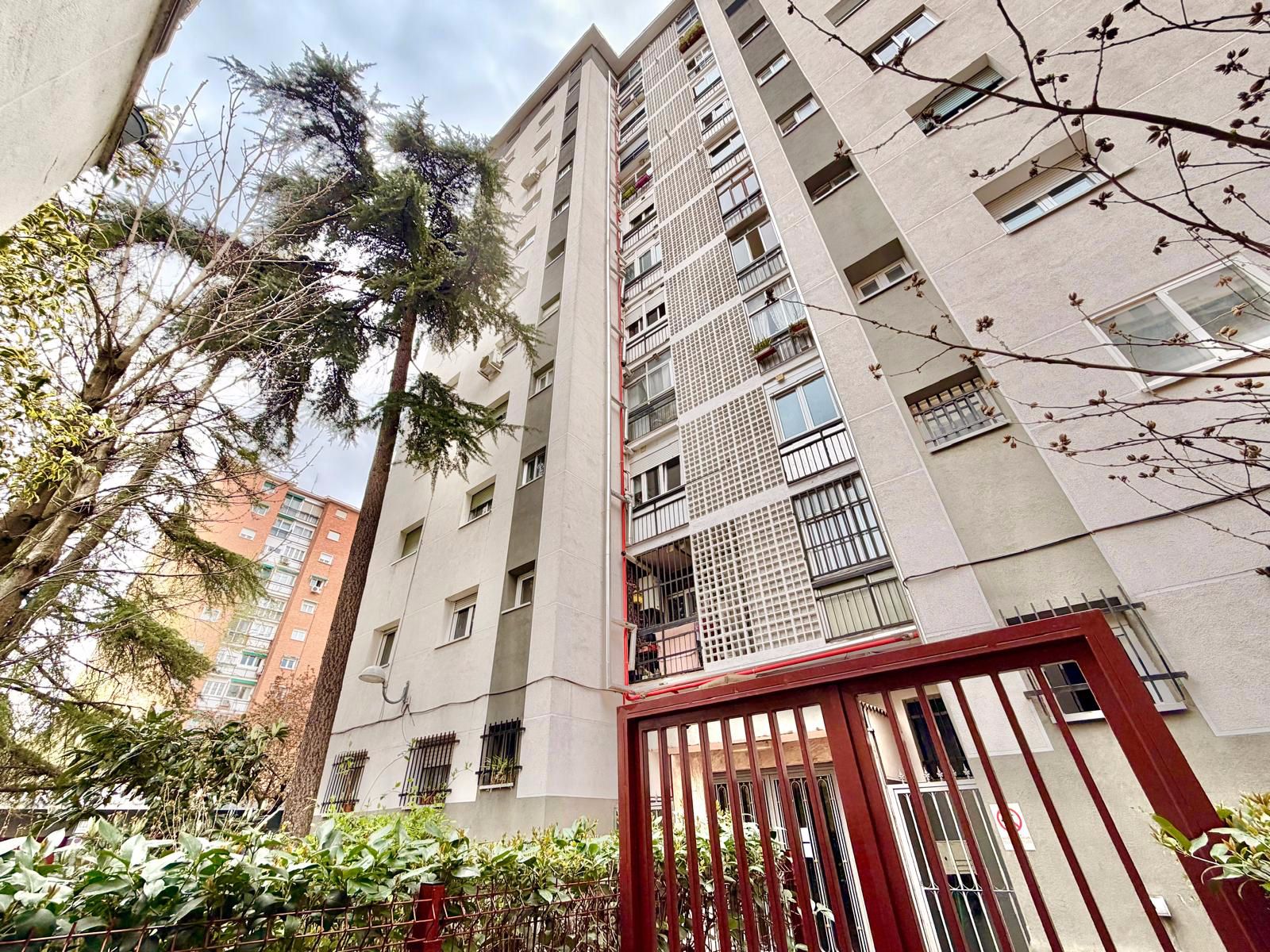 Vista exterior de Piso en venta en  Madrid Capital