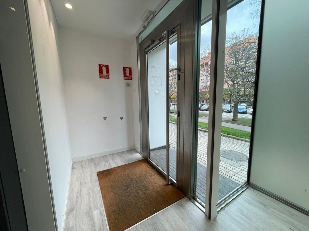 Premises to rent in Barañáin / Barañain  with Air Conditioner and Furnished