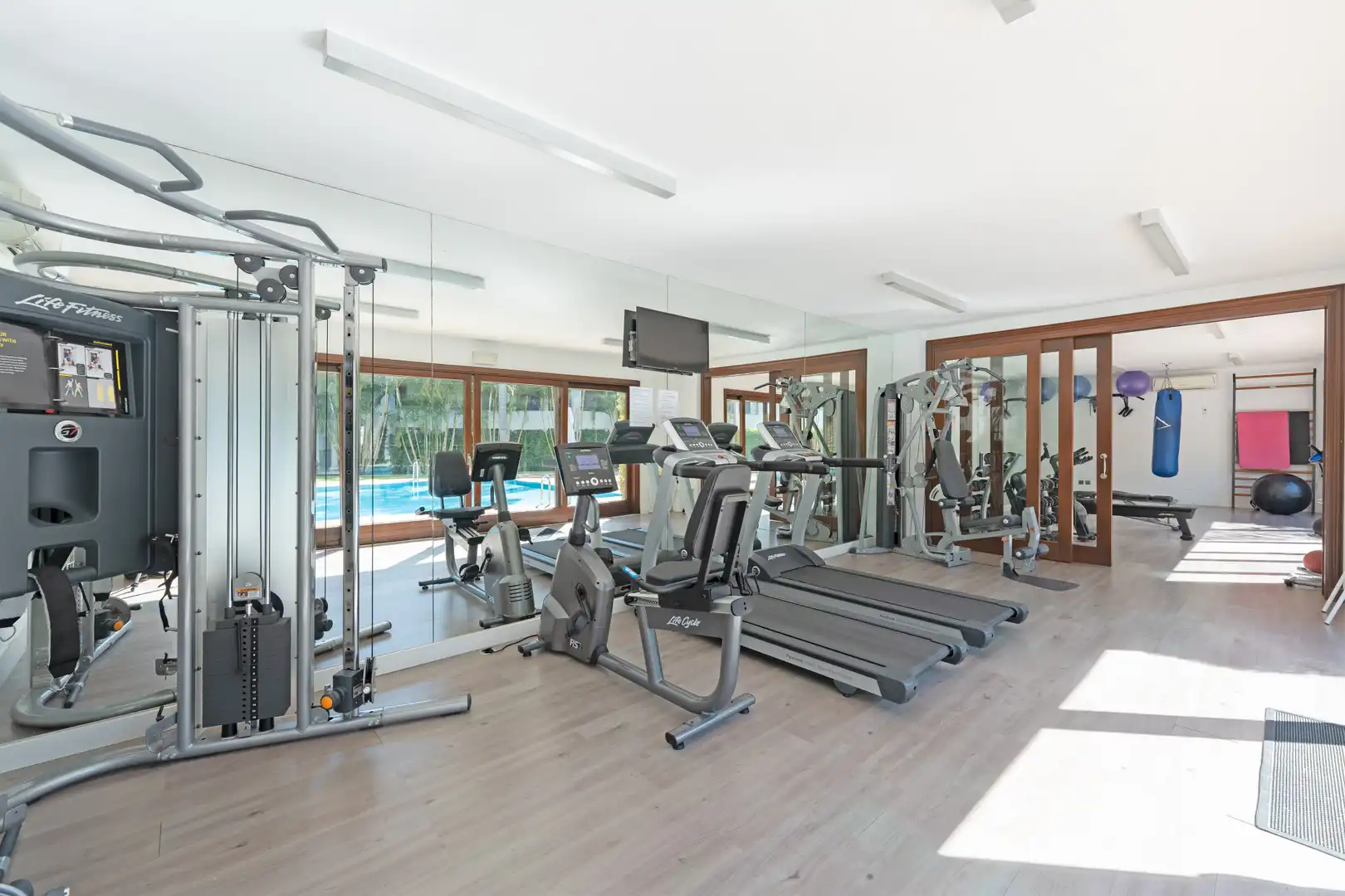 Piscina de Planta baja en venta en Estepona con Aire acondicionado, Terraza y Trastero