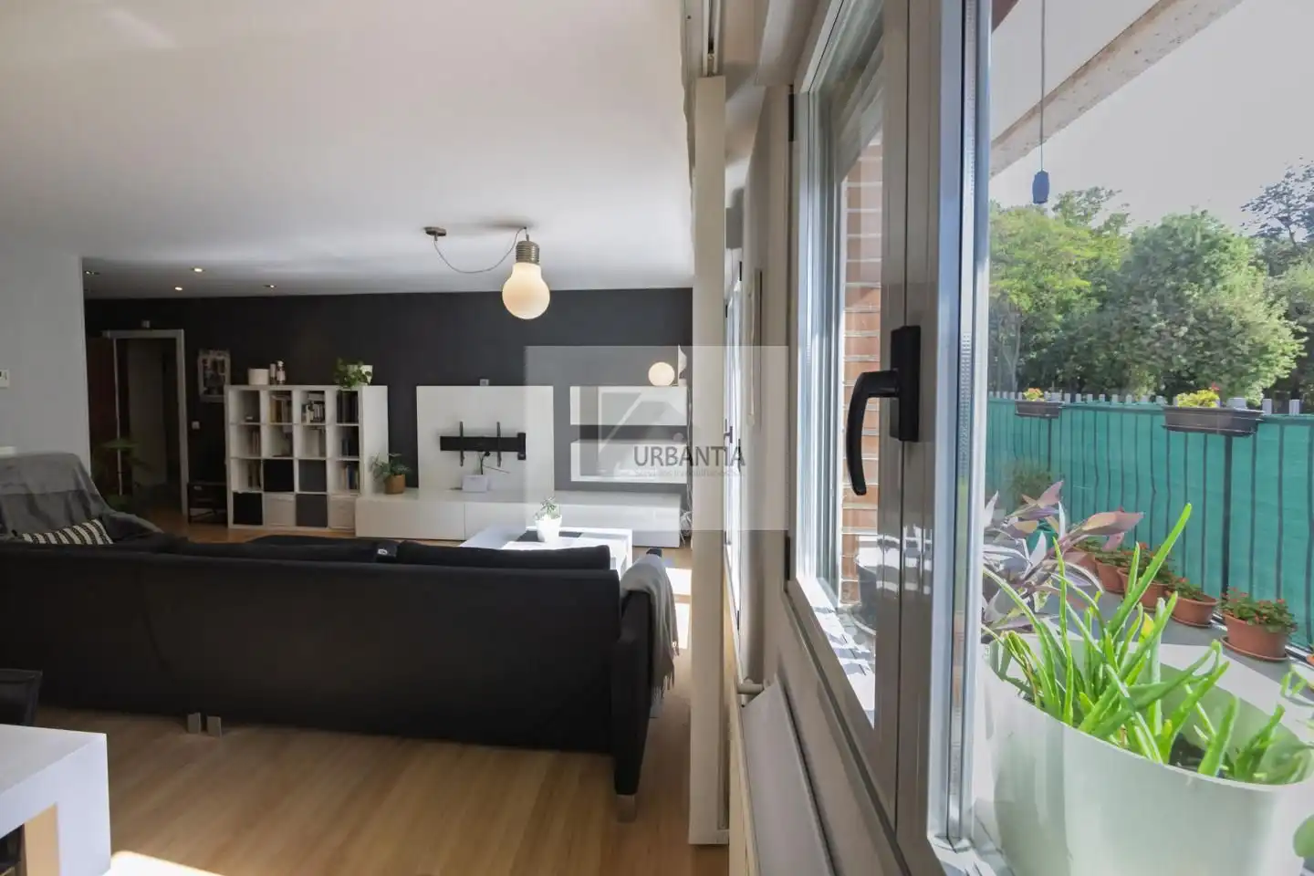 Sala d'estar de Planta baixa en venda en Orkoien amb Calefacció, Parquet i Terrassa