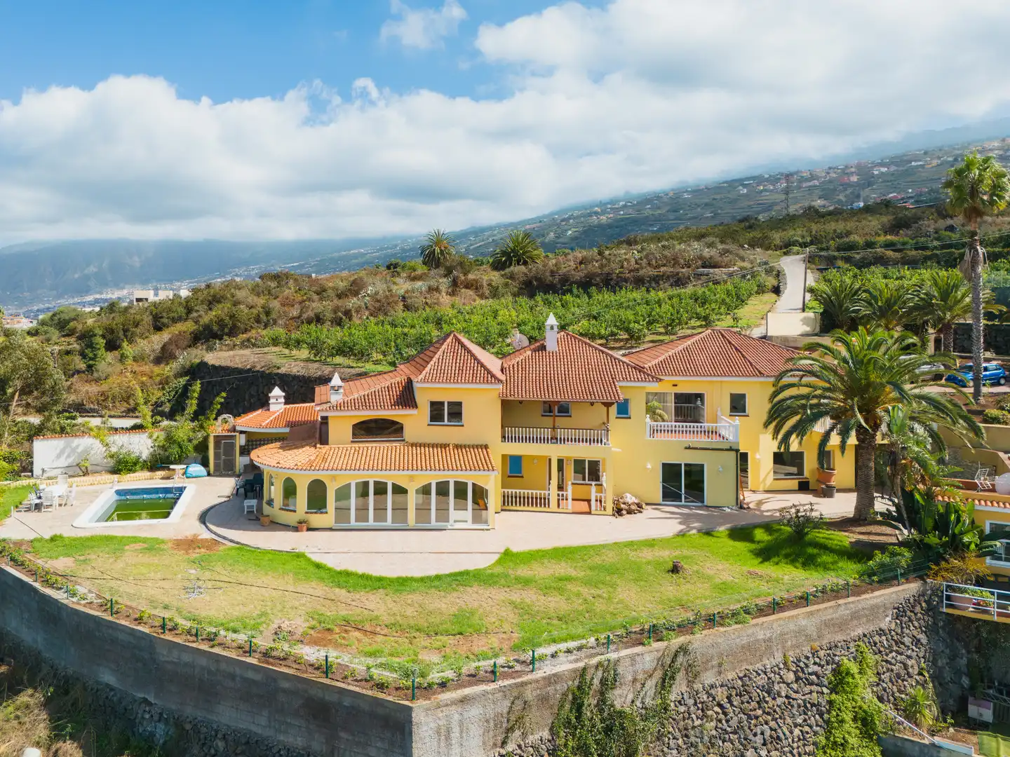 Vista exterior de Casa o xalet en venda en Los Realejos amb Jardí privat, Terrassa i Traster