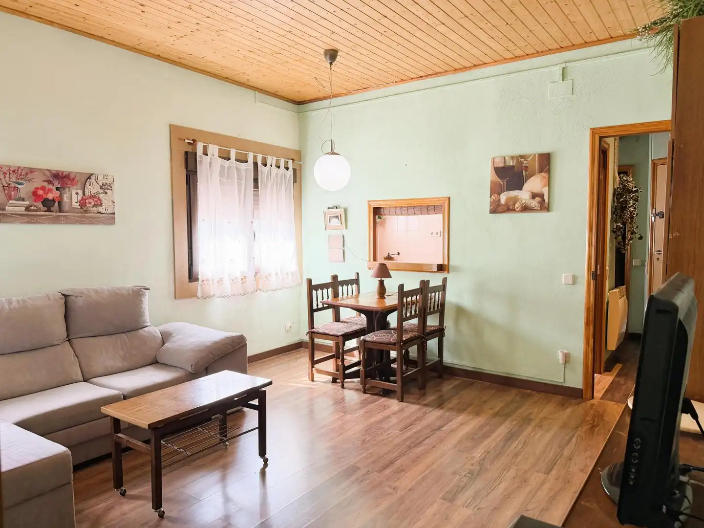 Living room of Flat for sale in Guardiola de Berguedà  with Heating, Furnished and TV
