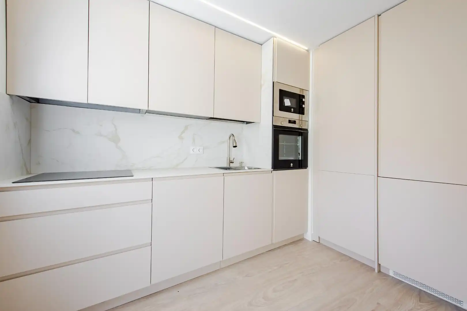 Kitchen of Flat for sale in Madrid