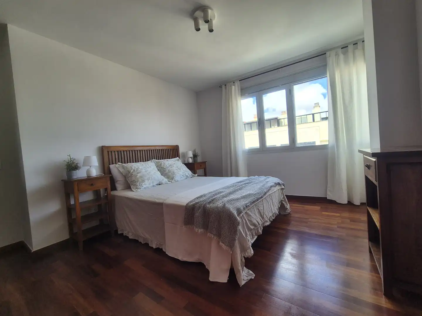 Habitación de Piso de alquiler en Las Palmas de Gran Canaria con Jardín privado, Trastero y Amueblado
