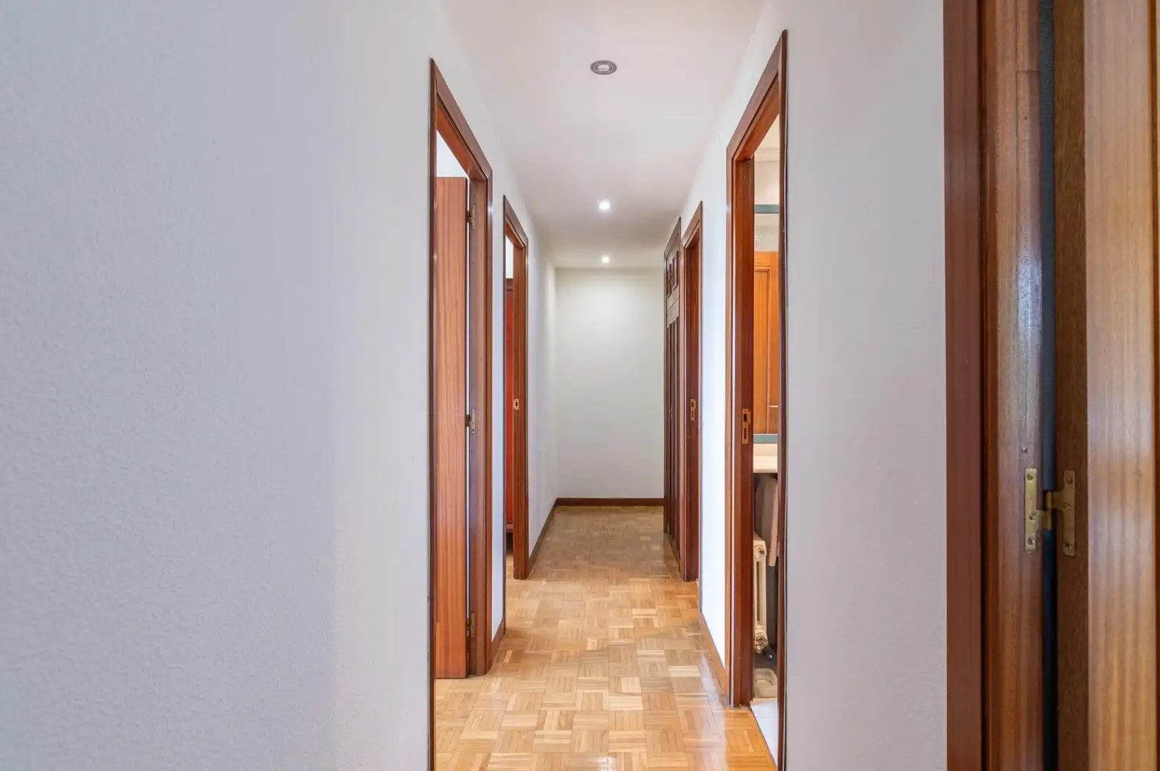 Piso en venta en  Pamplona / Iruña con Calefacción, Parquet y Trastero