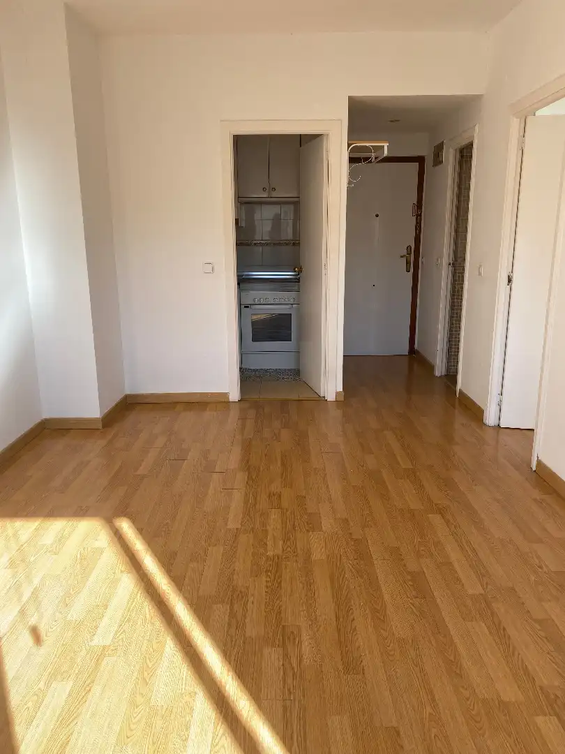 Habitación de Apartamento en venta en Madrid con Aire acondicionado, Horno y Lavadora