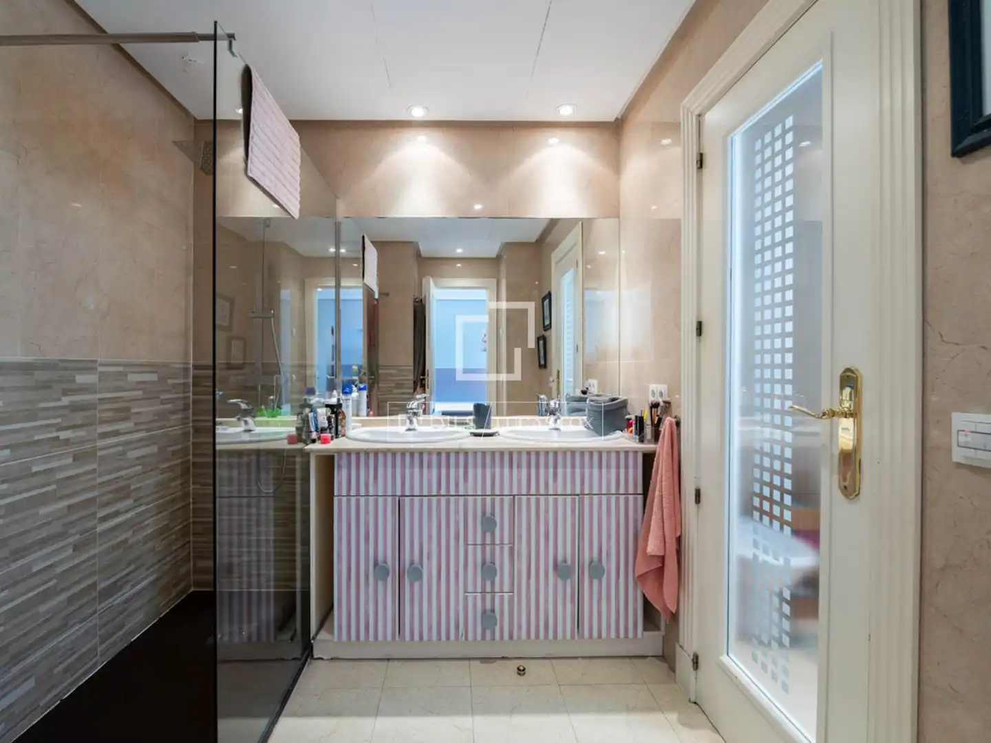 Baño de Casa o chalet en venta en Madrid con Aire acondicionado, Calefacción y Jardín privado