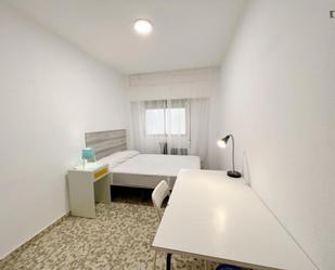 Bedroom of Apartment to share in  Granada Capital  with Heating, Furnished and Washing machine