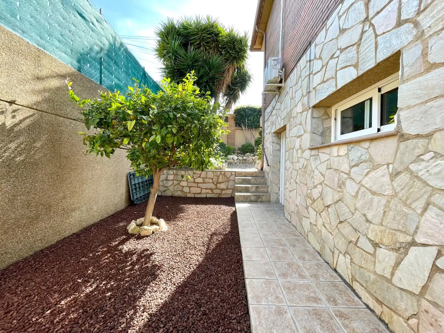Terrassa de Casa o xalet en venda en El Vendrell amb Aire condicionat, Jardí privat i Terrassa