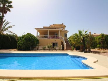Detached house for sale in Calle LIMONITA