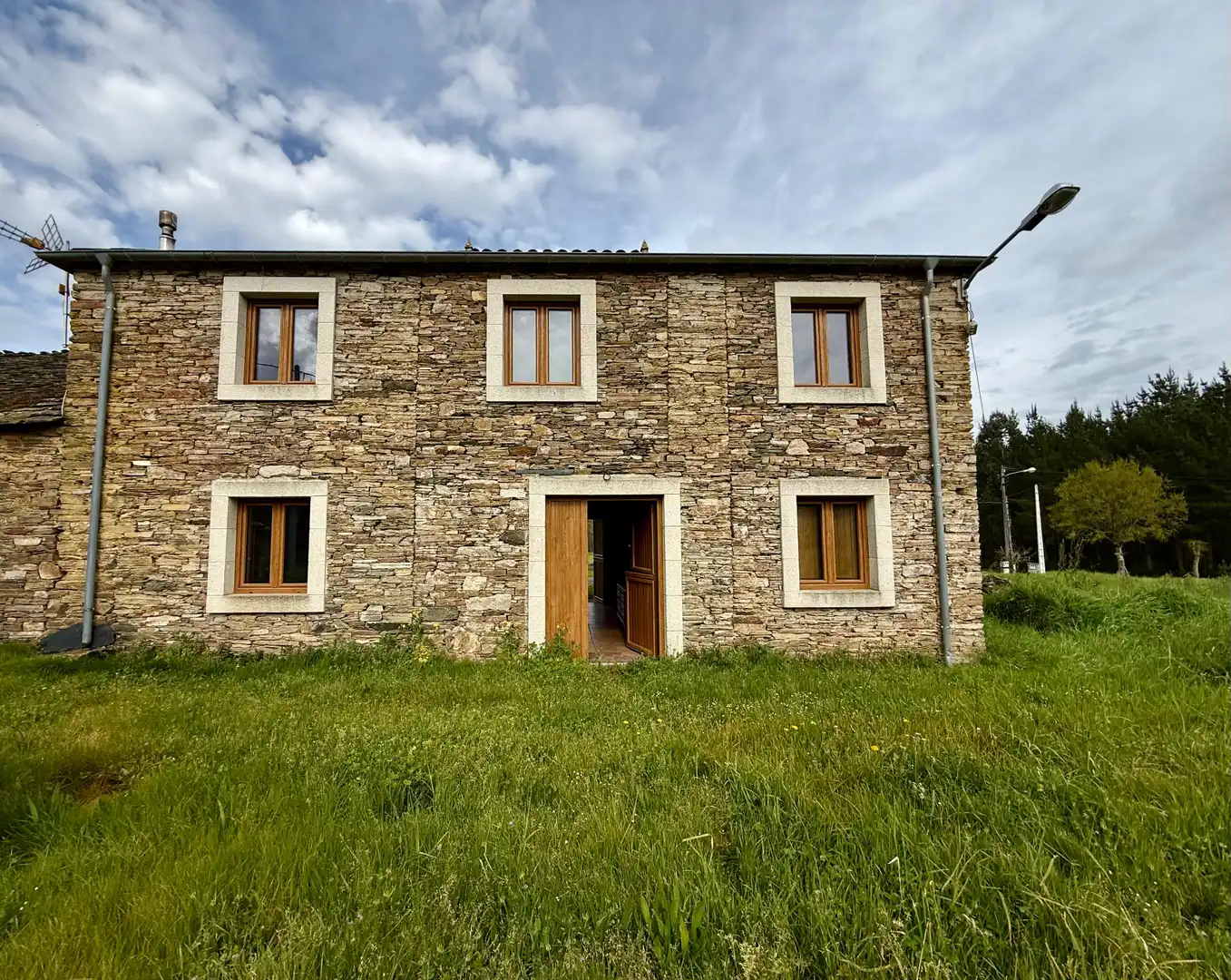Vista exterior de Casa o xalet en venda en Vilalba amb Calefacció, Jardí privat i Moblat