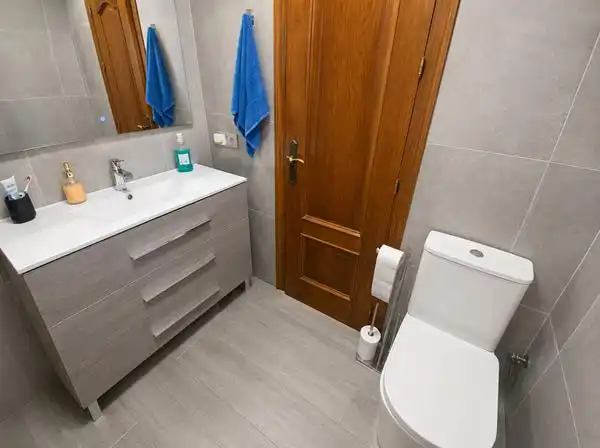 Baño de Casa adosada en venta en Manilva con Aire acondicionado, Calefacción y Terraza