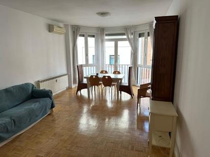 Dining room of Flat for sale in  Madrid Capital  with Air Conditioner, Heating and Parquet flooring