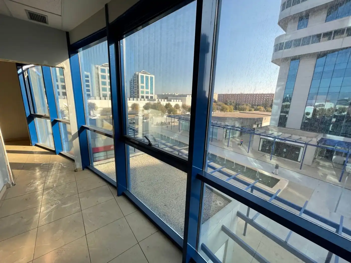 Oficina en venta en Calle Astronomía, 1, San Jerónimo - La Bachillera