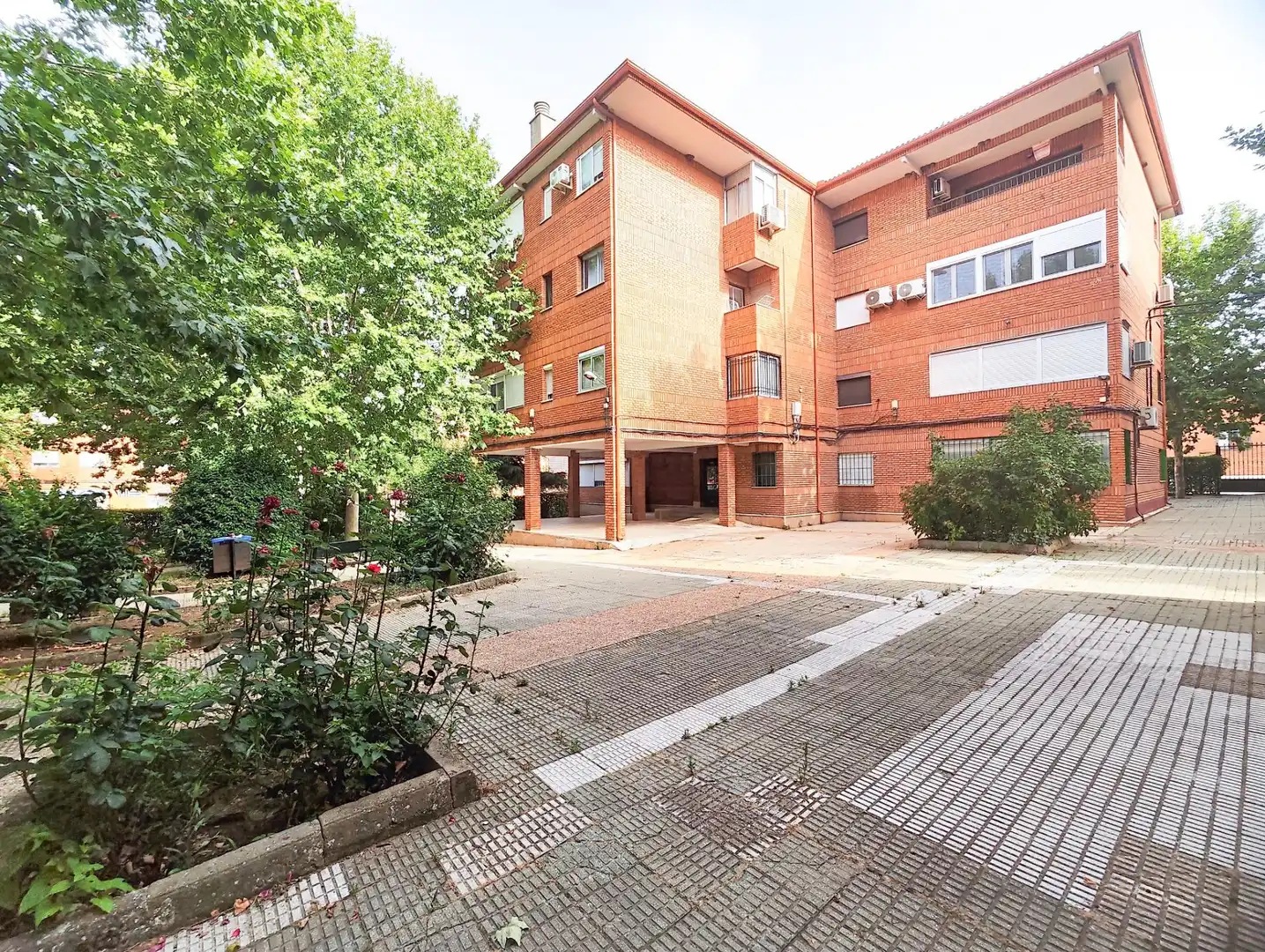 Vista exterior de Pis en venda en Puertollano amb Jardí privat, Parquet i Moblat