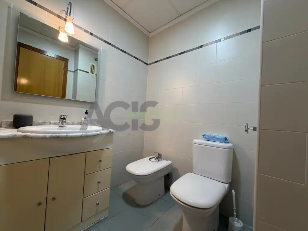 Baño de Ático de alquiler en L'Alcúdia con Terraza y Balcón