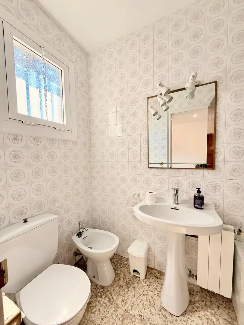 Badezimmer von Haus oder Chalet zum Verkauf in Calafell mit Klimaanlage, Heizung und Privatgarten