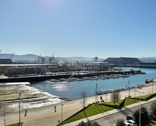 Vista exterior de Pis en venda en Santander amb Calefacció