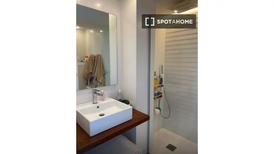Bathroom of Flat for rent in Sueca  with Air Conditioner, Heating and Furnished