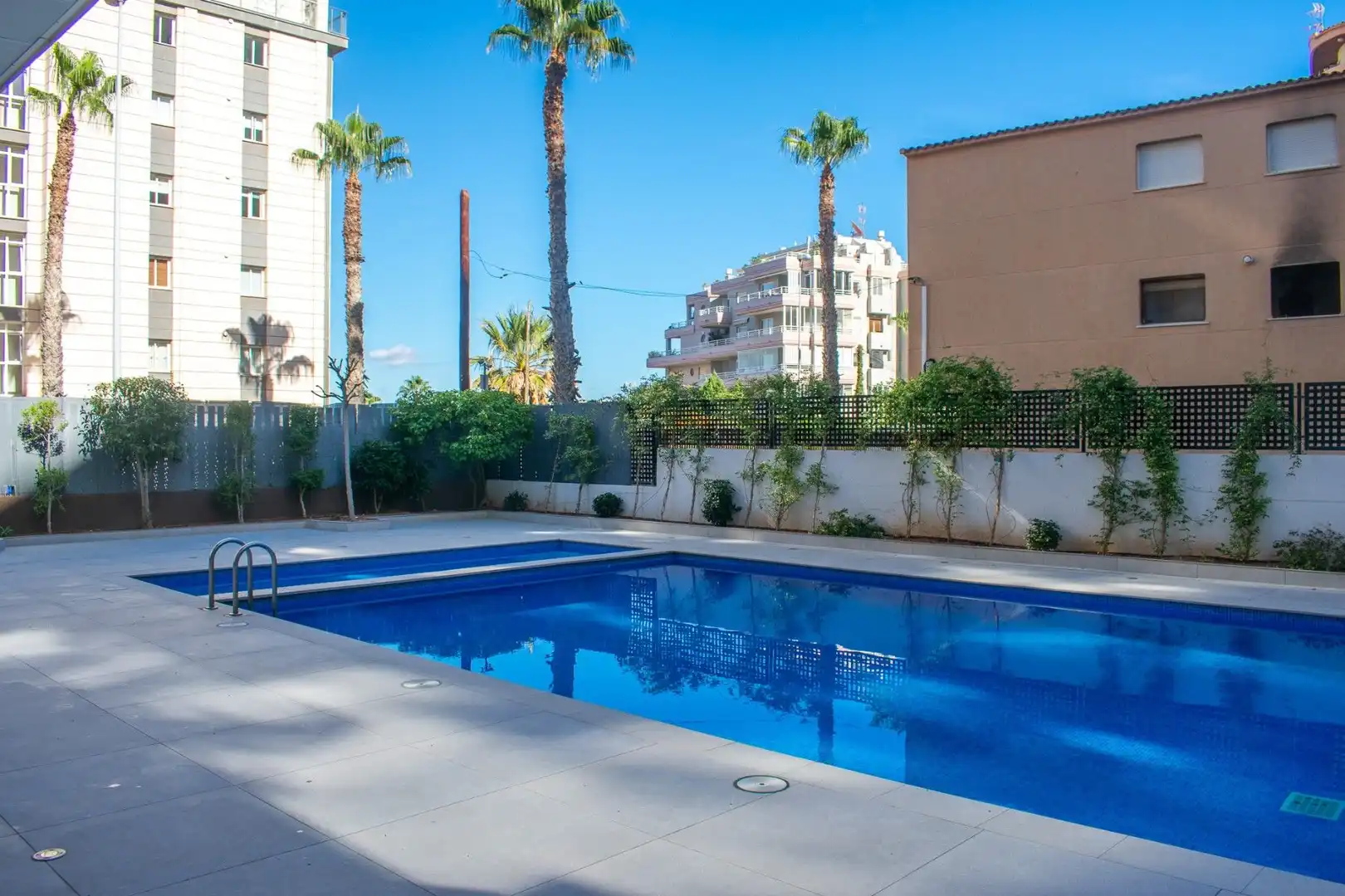 Piscina de Apartament en venda en Calpe / Calp amb Terrassa, Moblat i Piscina comunitària