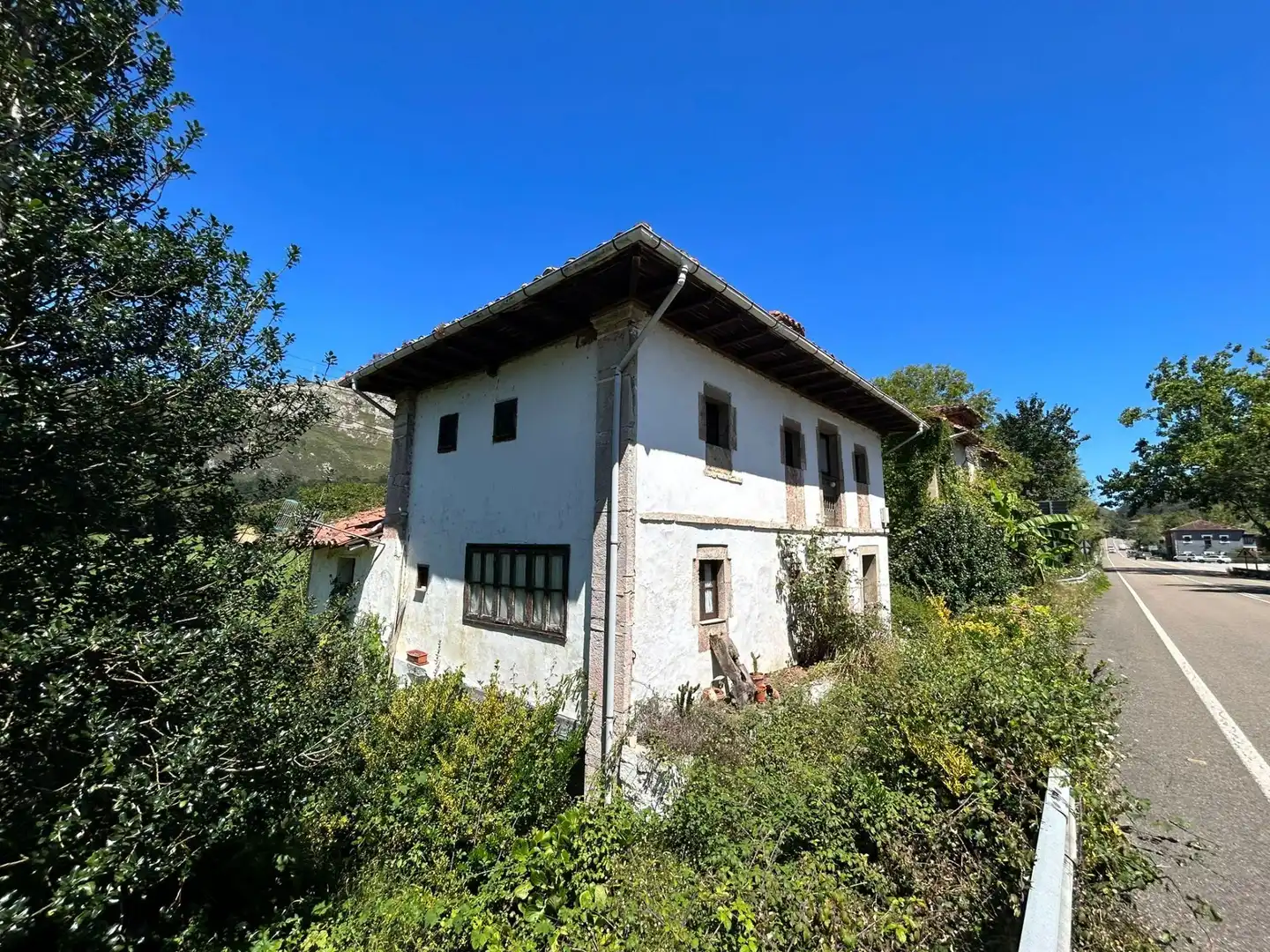 Außenansicht von Haus oder Chalet zum Verkauf in Cangas de Onís mit Privatgarten