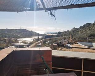 Vista exterior de Casa o xalet en venda en Vélez-Málaga amb Jardí privat, Terrassa i Traster