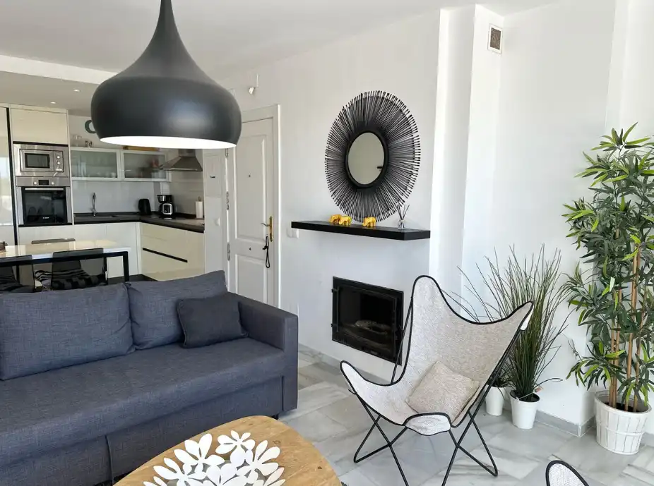 Sala d'estar de Pis en venda en Mijas amb Aire condicionat, Terrassa i Moblat