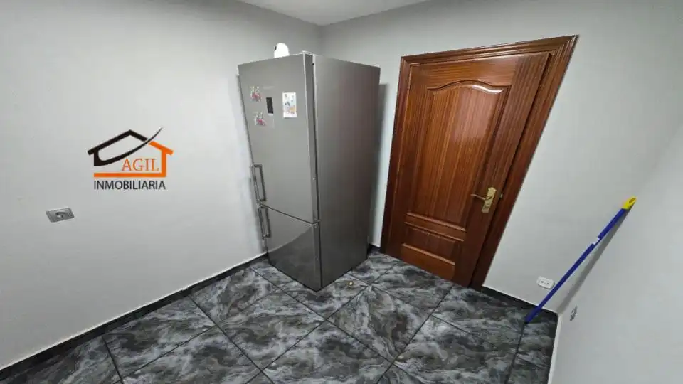 Cuina de Pis en venda en Madrid amb Aire condicionat, Calefacció i Terrassa