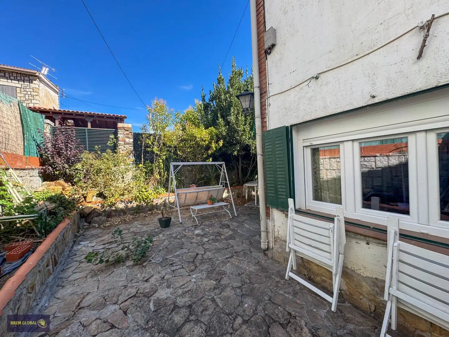 Jardí de Casa adosada en venda en Buitrago del Lozoya amb Jardí privat, Traster i Moblat