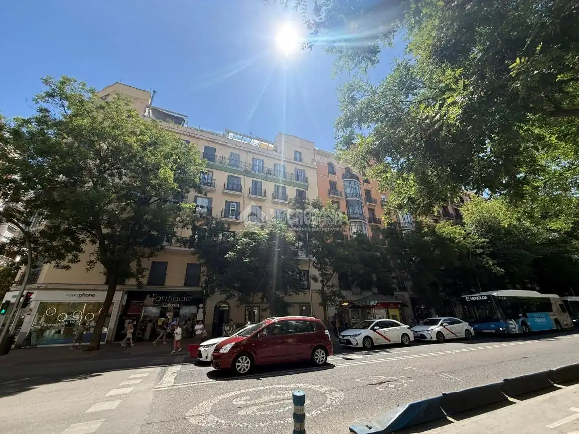 Vista exterior de Piso en venta en Madrid