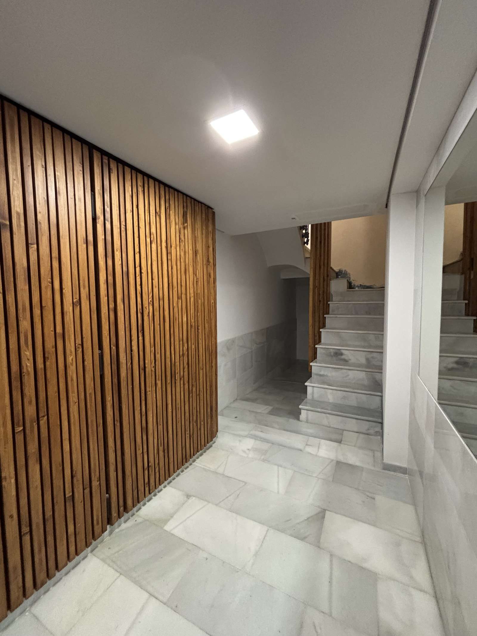 Apartment to share in  Valencia Capital  with Air Conditioner, Terrace and Furnished