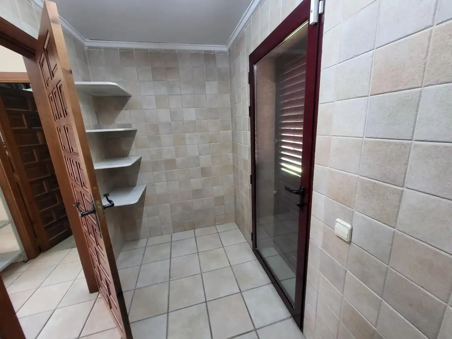 Bany de Casa o xalet en venda en La Pobla de Vallbona amb Aire condicionat, Calefacció i Piscina
