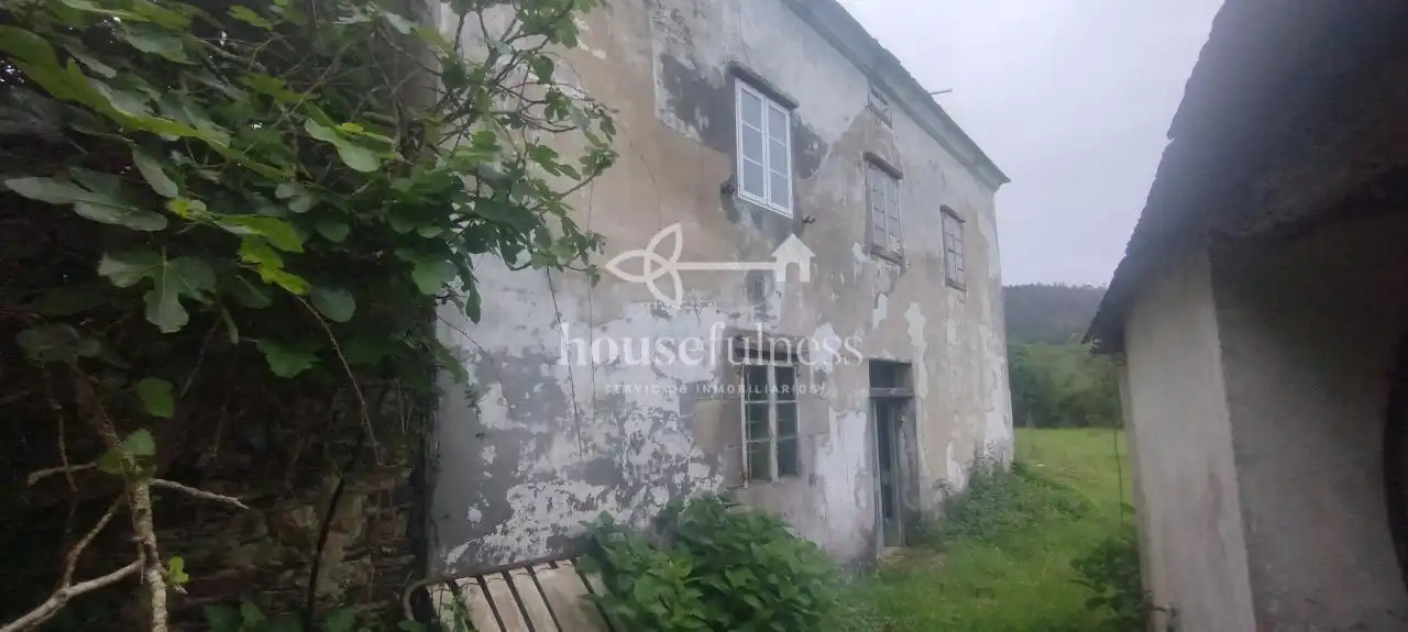 Vista exterior de Casa o xalet en venda en Ortigueira amb Jardí privat i Traster