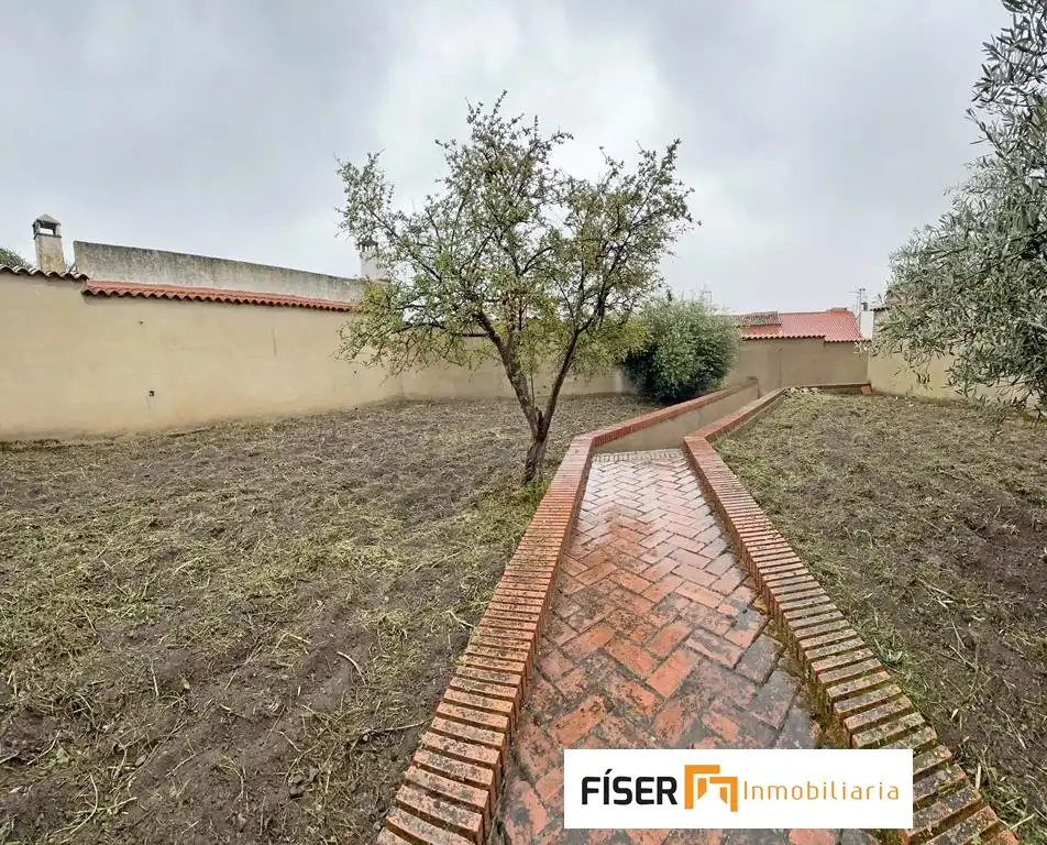 Casa o chalet en venta en Los Santos de Maimona con Calefacción y Jardín privado