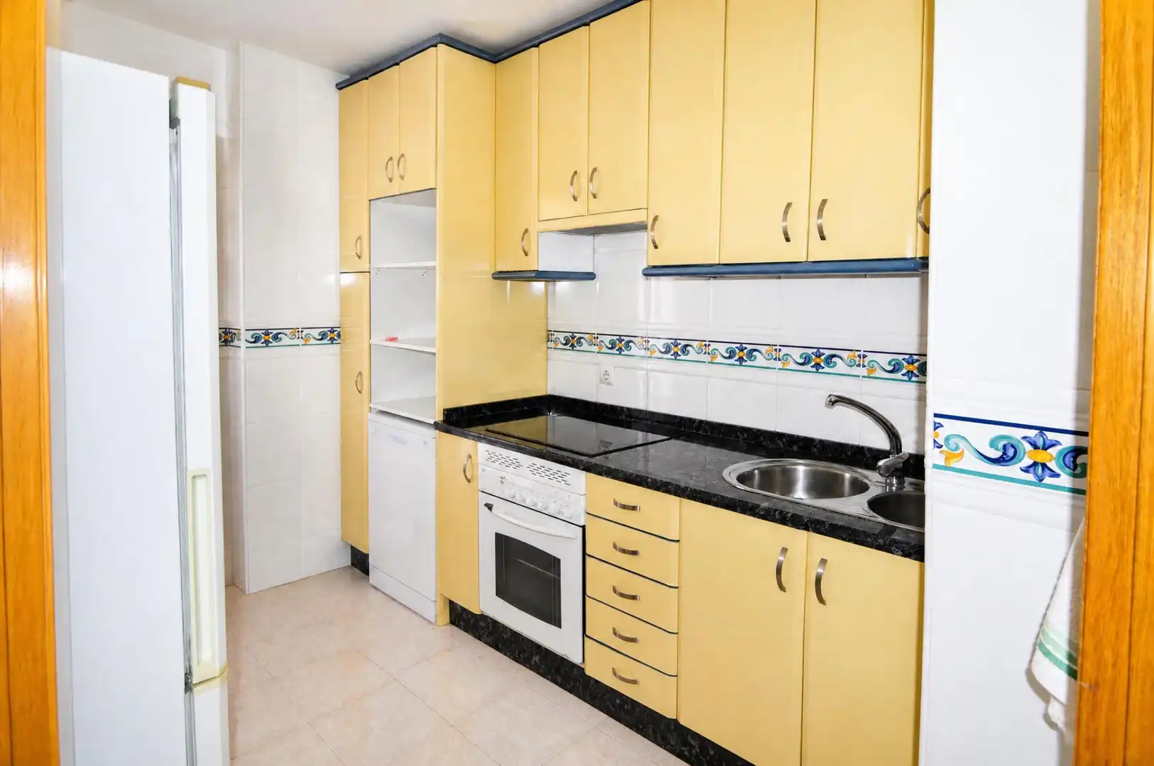 Kitchen of Flat for rent in Cáceres  with Terrace