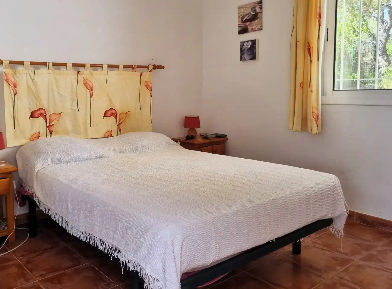 Dormitori de Casa o xalet en venda en L'Ametlla de Mar  amb Jardí privat i Moblat