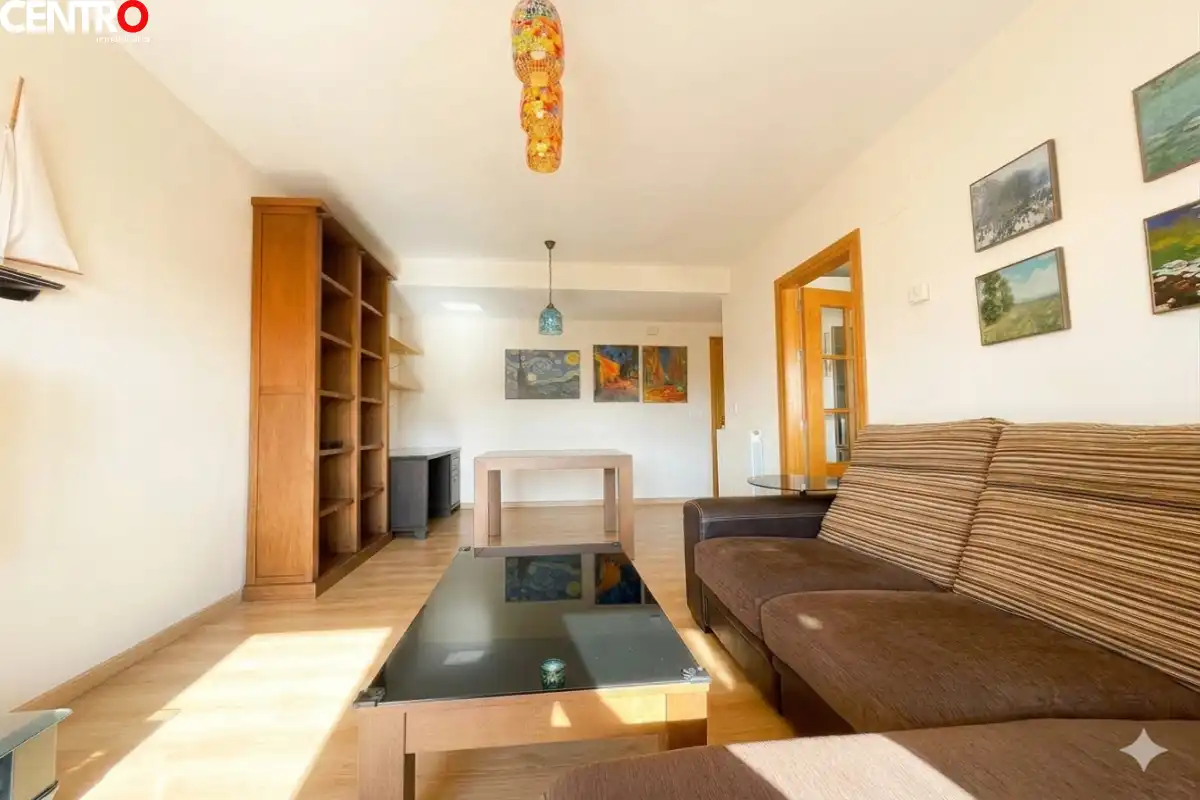 Sala d'estar de Pis en venda en Churriana de la Vega amb Calefacció i Terrassa