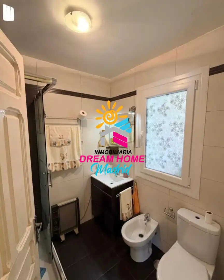 Vista exterior de Piso en venta en Madrid con Balcón