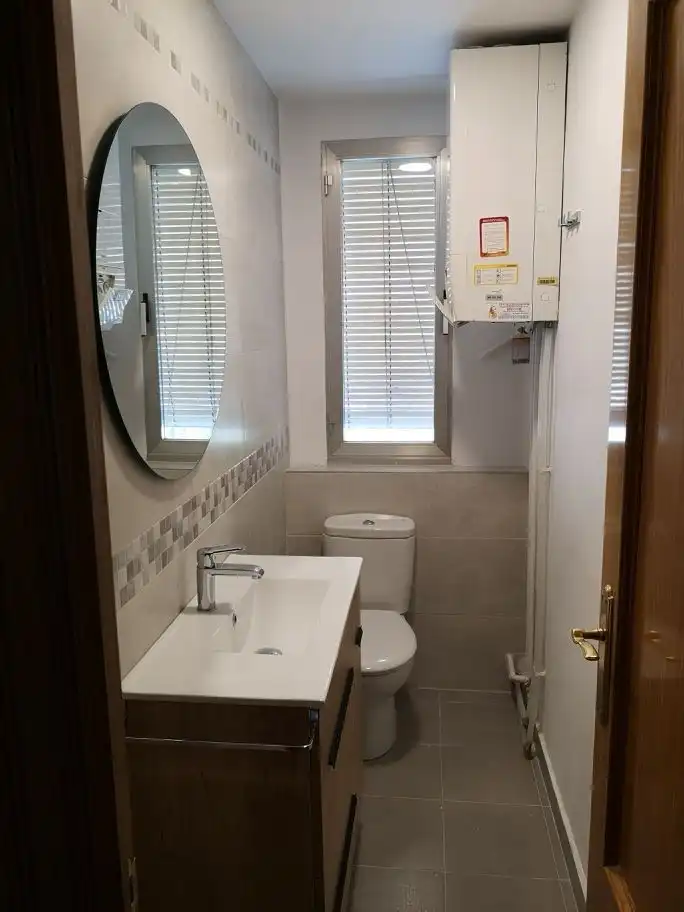 Baño de Piso en venta en  Logroño con Calefacción y Amueblado