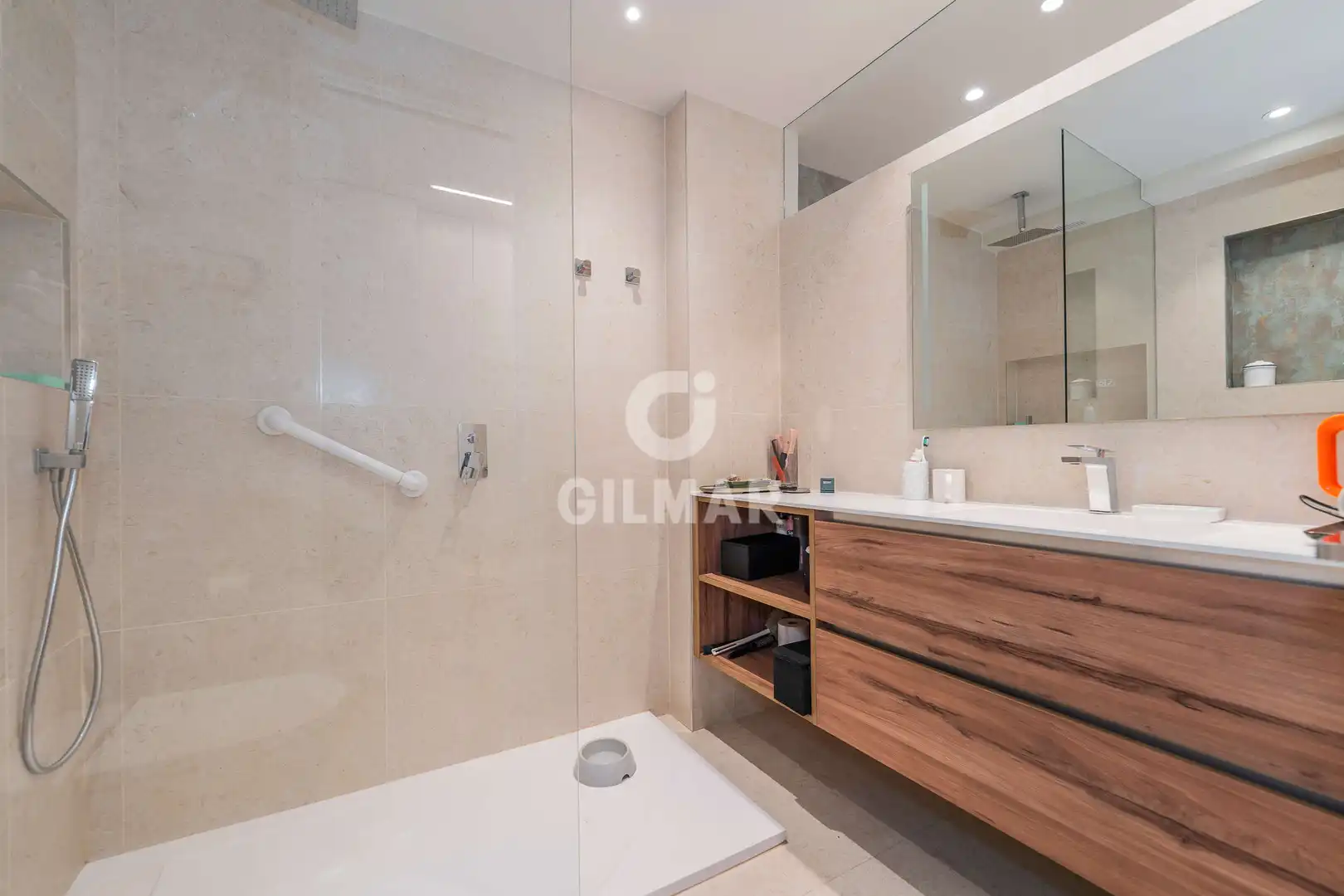 Bathroom of Flat for sale in Madrid  with Heating, Private garden and Swimming Pool