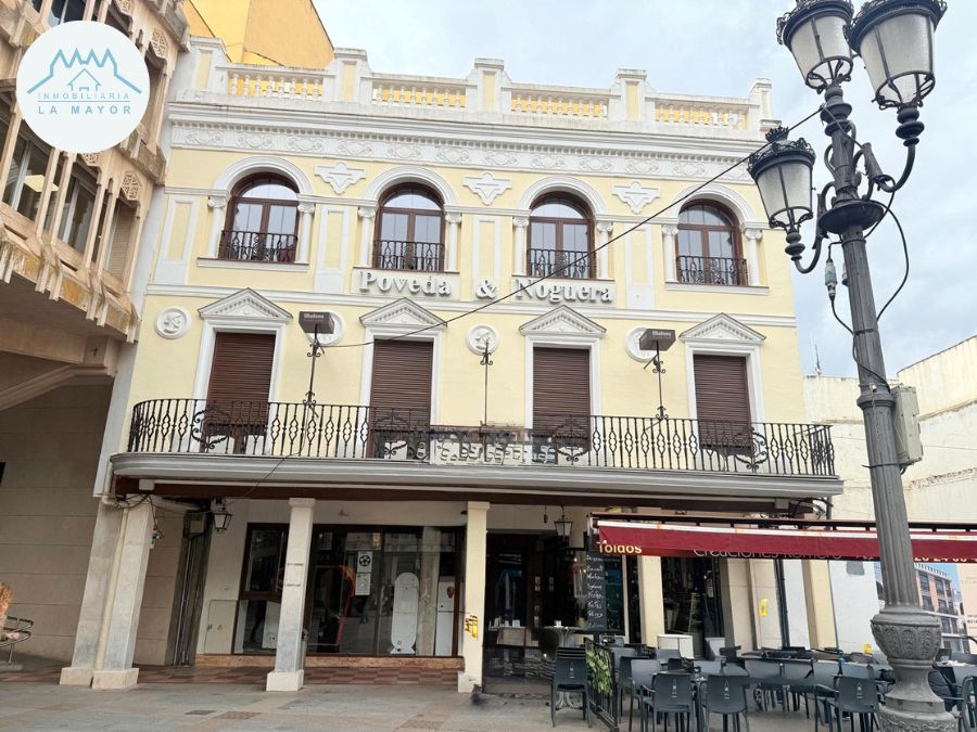 Vista exterior de Edificio en venta en Ciudad Real Capital