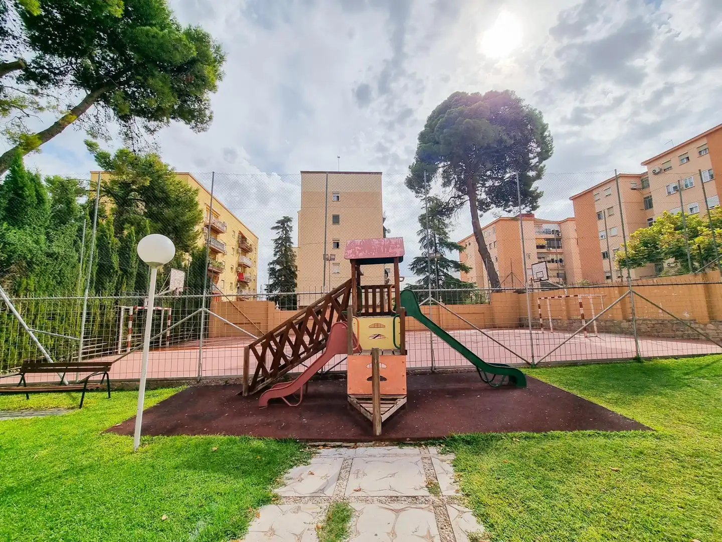 Garten von Wohnung zum Verkauf in  Jaén Capital mit Klimaanlage, Terrasse und Abstellraum