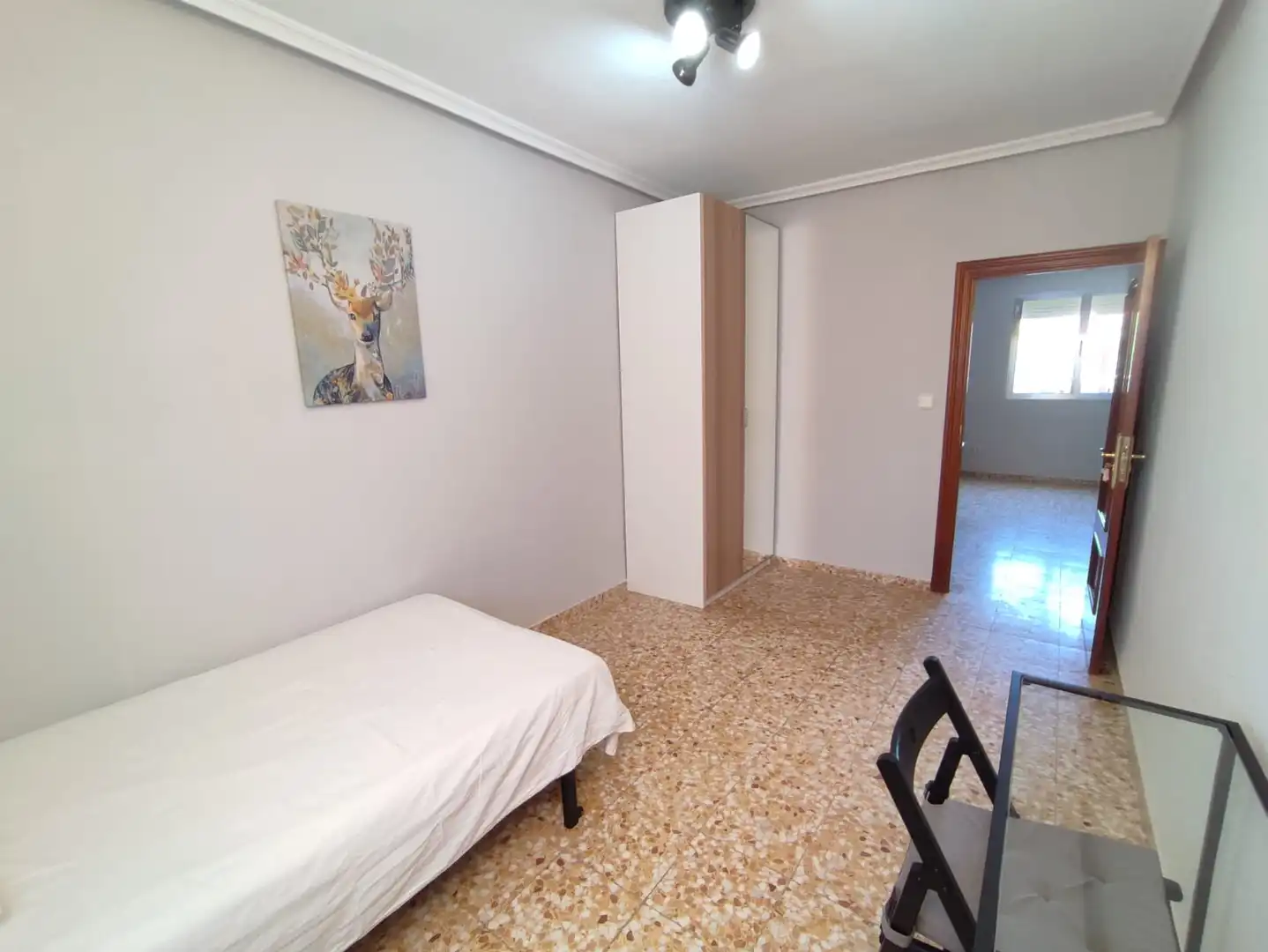 Room in Plaza de Corpus Barga, 7, Palomeras Bajas