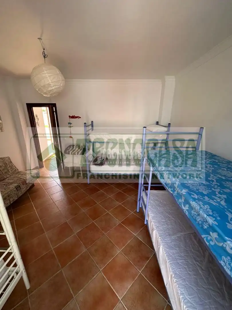 Außenansicht von Haus oder Chalet zum Verkauf in Atajate mit Privatgarten und Terrasse