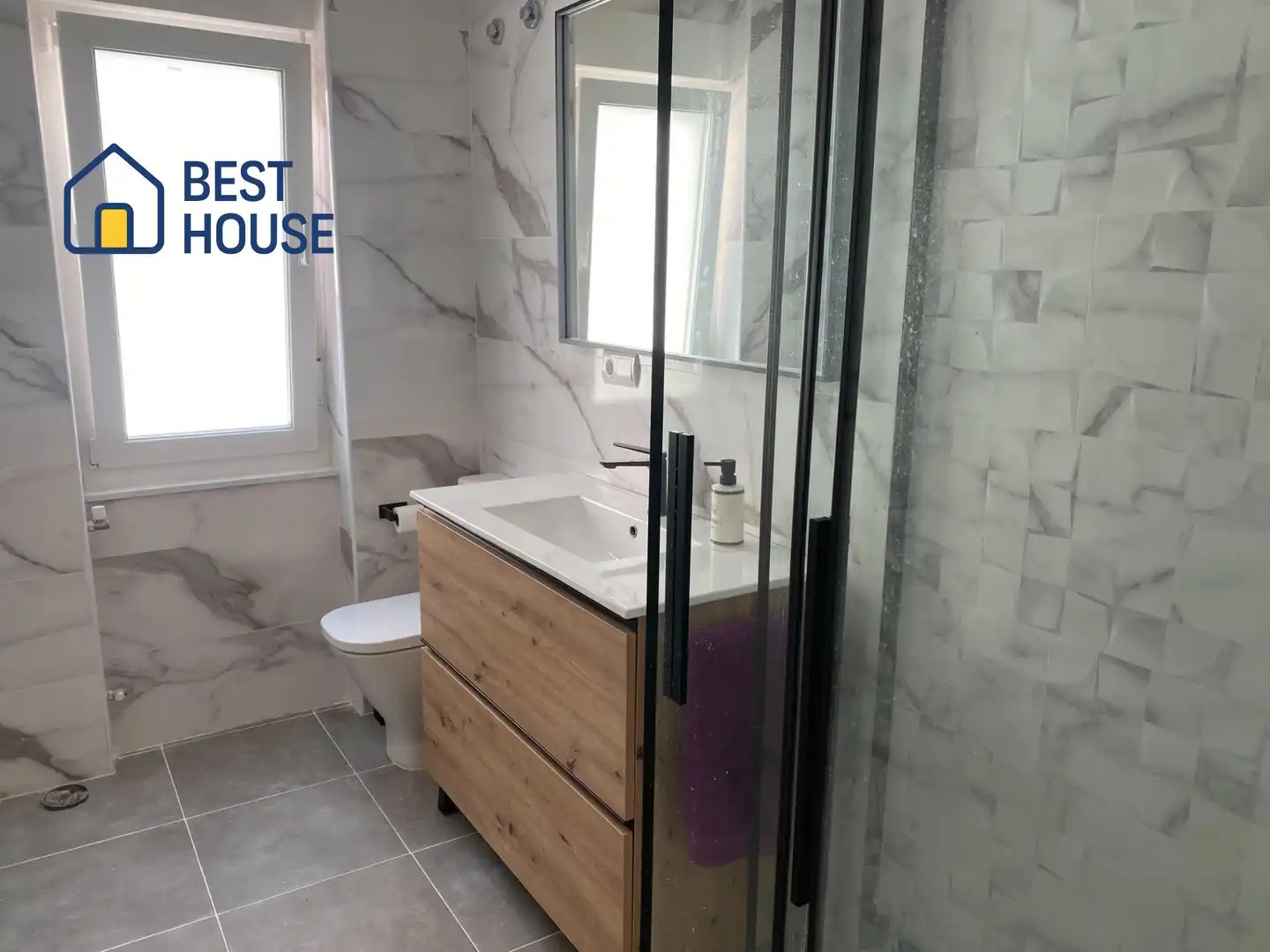 Badezimmer von Wohnung zur Miete in León Capital  mit Heizung